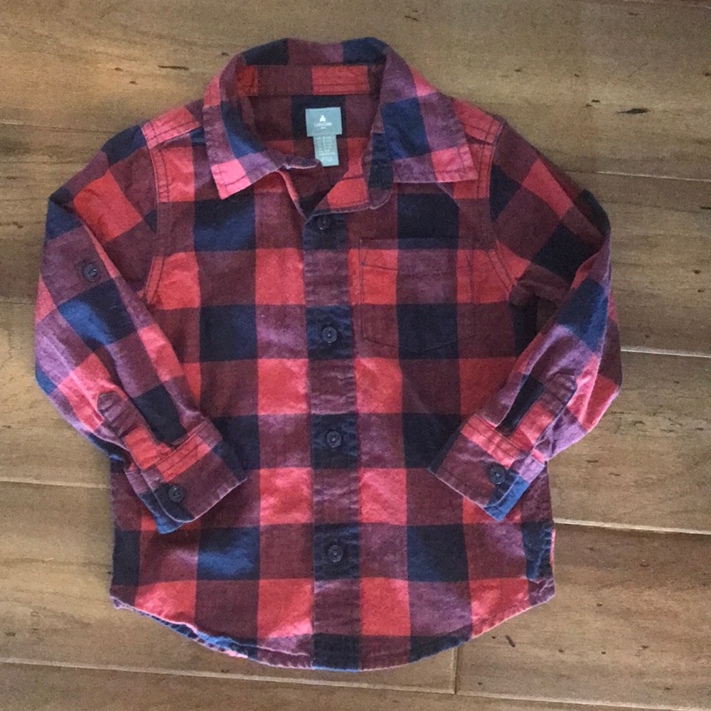 Adorable Baby Gap boys button down! Great pattern!